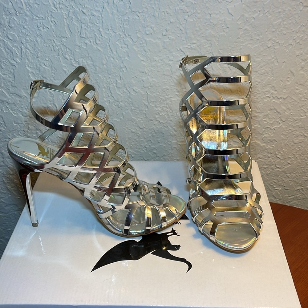 Shiekh Shoes Stunning View Silver Heels Size 7